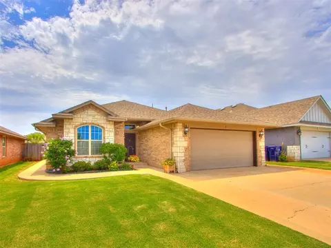 3036 NW 182nd St, Edmond, OK 73012