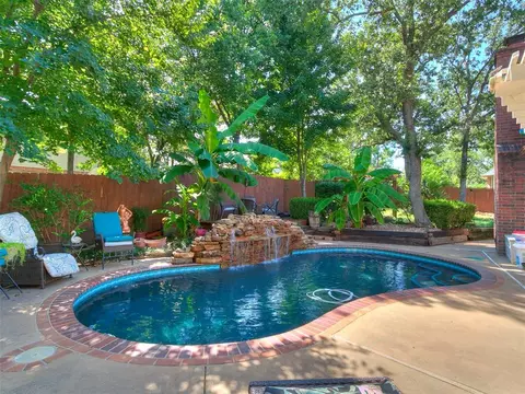 825 Fox Run Trl, Edmond, OK 73034