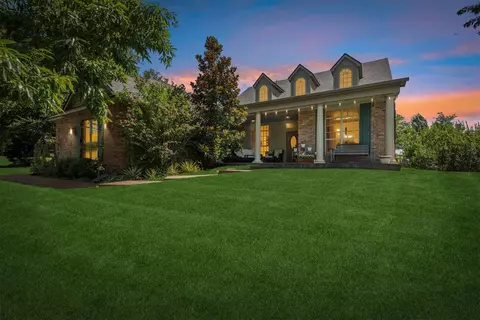 6796 Stone Valley Dr, Edmond, OK 73034