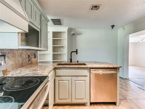 Kitchen - 105123 S South Highway 102 Hwy, Mcloud, OK 74851 photo 7 of 7