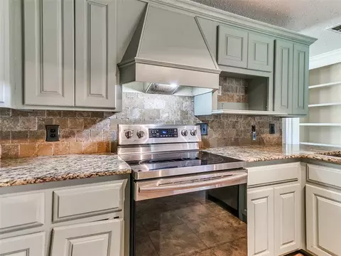 Kitchen - 105123 S South Highway 102 Hwy, Mcloud, OK 74851 photo 6 of 7