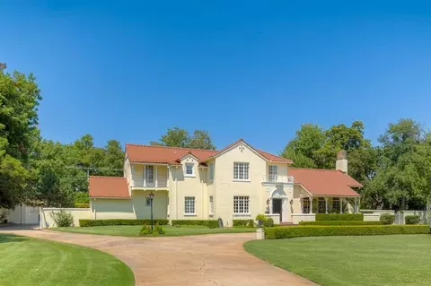 1503 W Wilshire Blvd, Nichols Hills, OK 73116