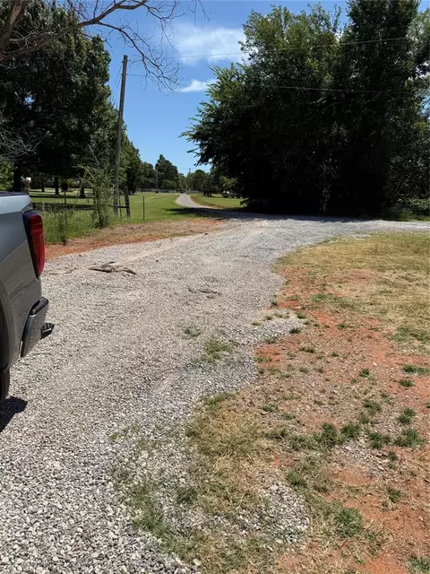 313 E Suera Ter, Mustang, OK 73064