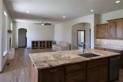 1204 Whispering Meadows Ln, Tuttle, OK 73089 photo 3