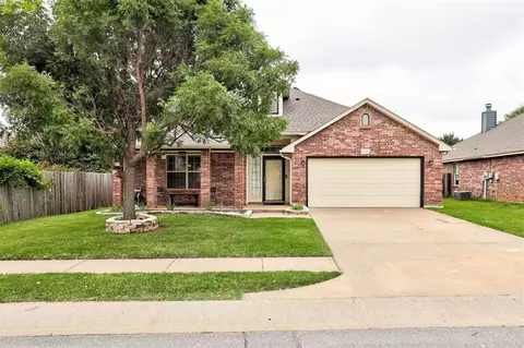 2505 Chadsford Ln, Yukon, OK 73099