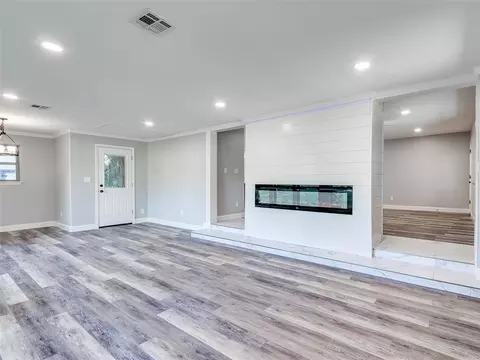 Living - 707 E Oak St, Noble, OK 73068 photo 3 of 3