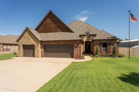 625 E Victoria Ter, Mustang, OK 73064
