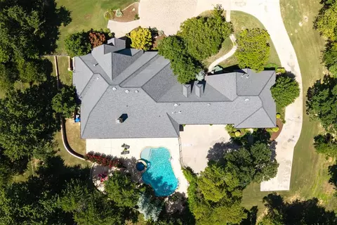 2825 Perth Dr, Edmond, OK 73013