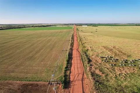 17275 E 1220 Rd, Erick, OK 73645 photo 4