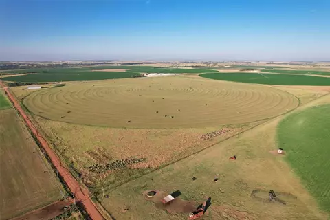 17275 E 1220 Rd, Erick, OK 73645 photo 3