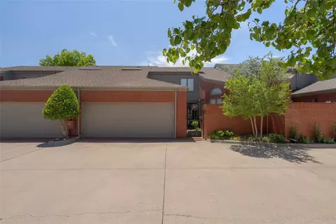 2825 NW Grand Blvd #14, Oklahoma City, OK 73116
