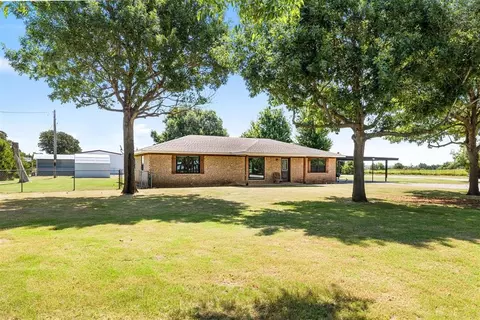 4577 County Street 2820 St, Marlow, OK 73055