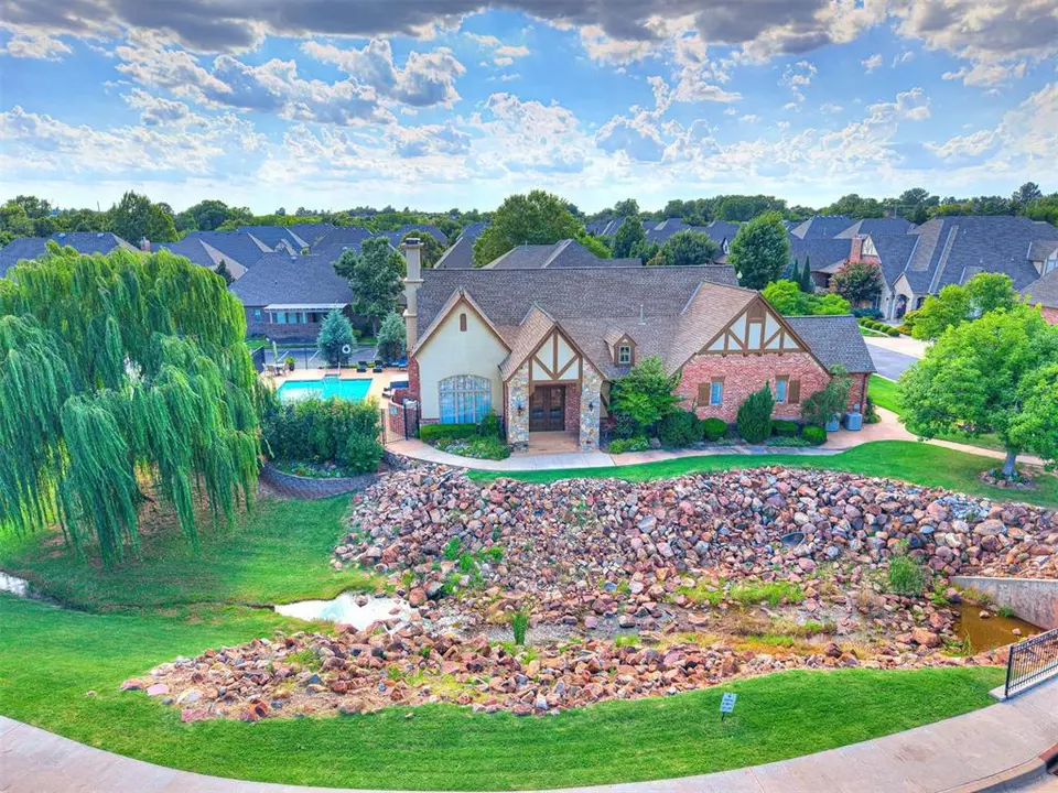 1065 Villas Creek Dr, Edmond, OK 73003 photo 5