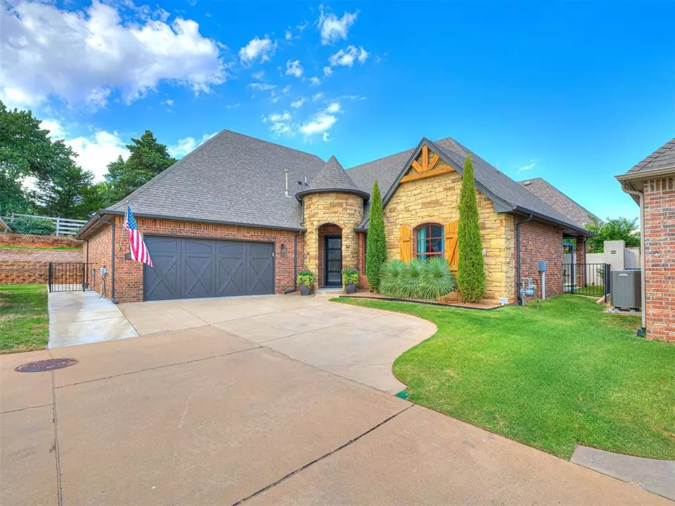  1065 Villas Creek Dr, Edmond, OK 73003 photo 2