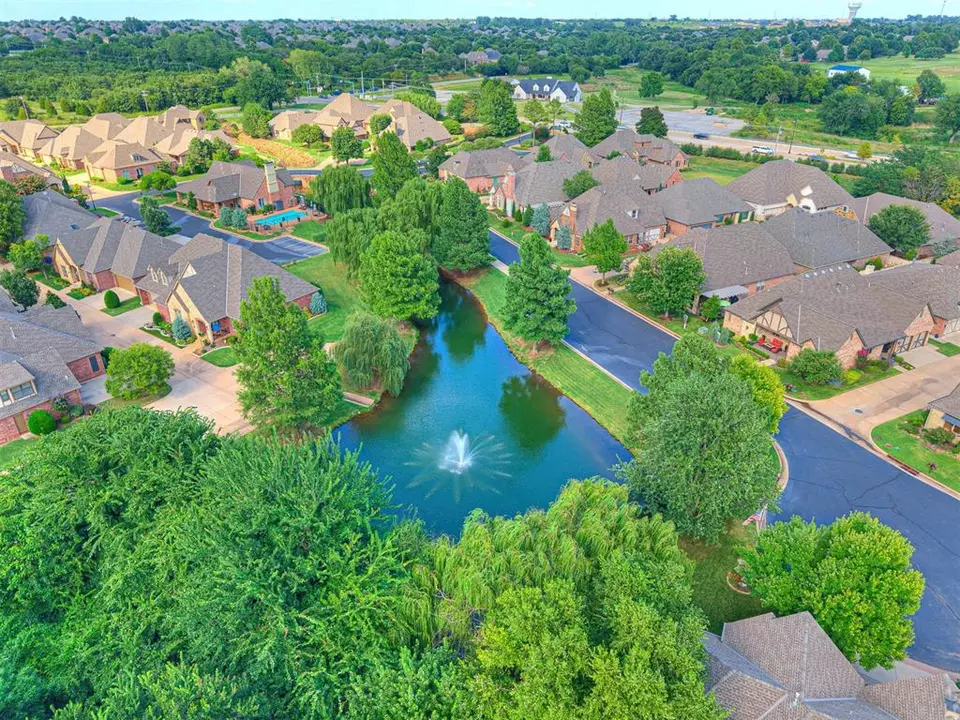  1065 Villas Creek Dr, Edmond, OK 73003 photo 49
