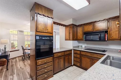 645 E 28th St, Edmond, OK 73013 photo 10