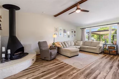 645 E 28th St, Edmond, OK 73013 photo 2