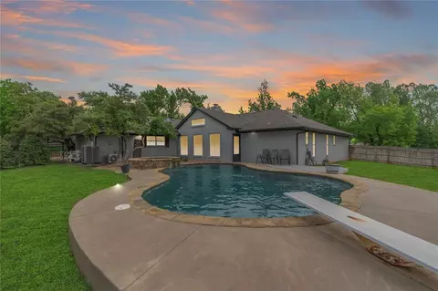 1213 Pine Oak Dr, Edmond, OK 73034