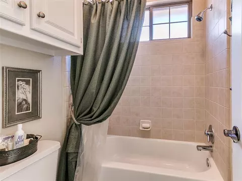 Bath - 3608 Gullane Dr, Norman, OK 73072 photo 7 of 7
