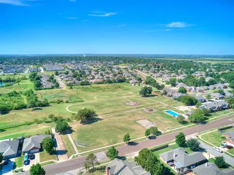 View/Area - 3608 Gullane Dr, Norman, OK 73072 photo 3 of 4