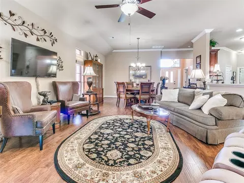 Living - 3608 Gullane Dr, Norman, OK 73072 photo 2 of 4
