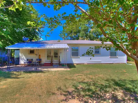 702 E Washington St, Tecumseh, OK 74873 photo 3