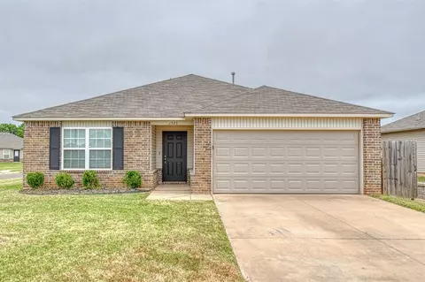 1325 Quartz Pl, Noble, OK 73068