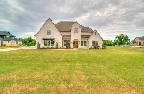 9816 Lindsey Cir, Choctaw, OK 73020