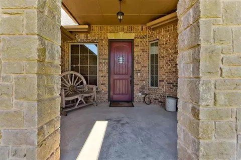 Exterior - 4220 Caribou St, Tuttle, OK 73089 photo 3 of 5