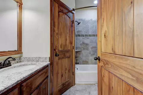 Bath - 4220 Caribou St, Tuttle, OK 73089 photo 6 of 8