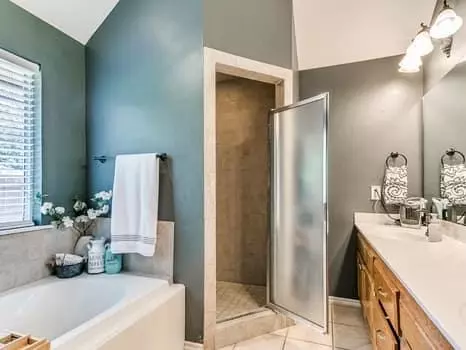 Bath - 540 Elder Ln, Mustang, OK 73064 photo 8 of 8