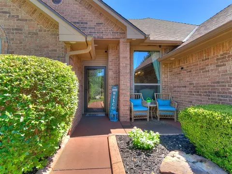 Exterior - 540 Elder Ln, Mustang, OK 73064 photo 4 of 8