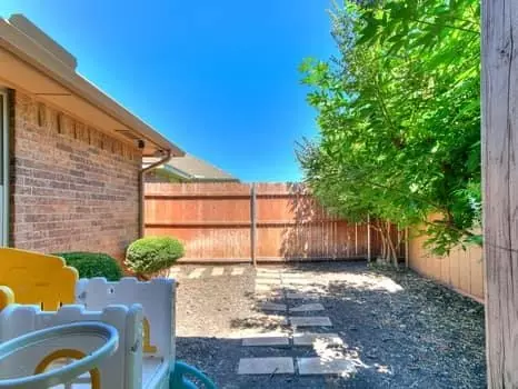Exterior - 540 Elder Ln, Mustang, OK 73064 photo 8 of 8