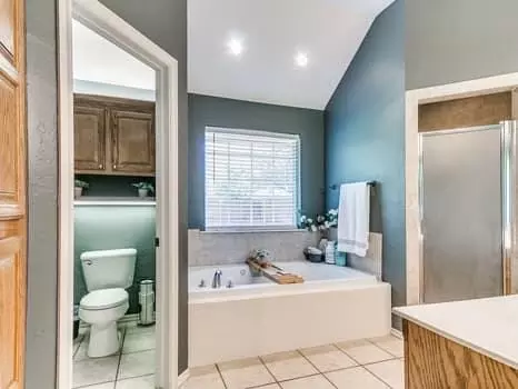 Bath - 540 Elder Ln, Mustang, OK 73064 photo 5 of 8