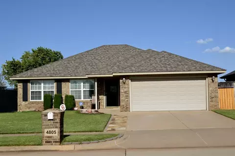 4805 Wagner Lake Dr, Yukon, OK 73099
