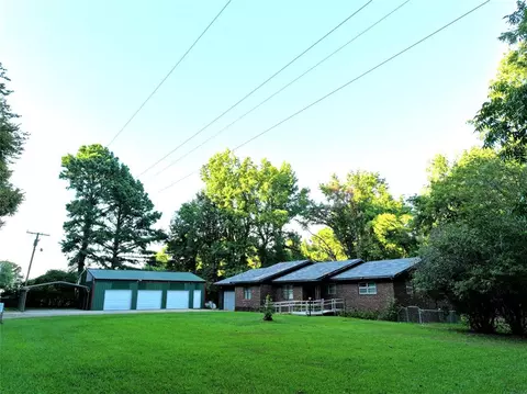 604 N Denison Rd, Idabel, OK 74745