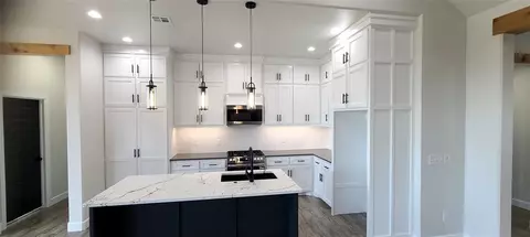Kitchen - 4113 Sambar St, Tuttle, OK 73089 photo 4 of 7