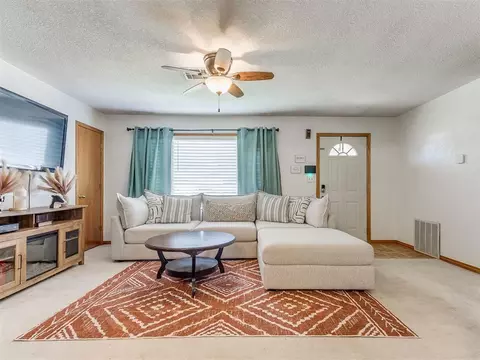 707 E Washington St, Tecumseh, OK 74873 photo 5