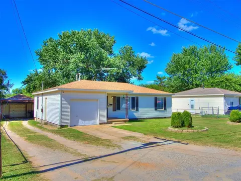 707 E Washington St, Tecumseh, OK 74873 photo 4