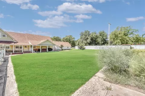 Exterior - 519 S Oak Ave, Erick, OK 73645 photo 7 of 9
