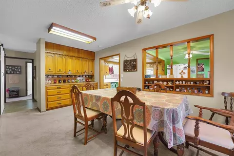 Dining - 519 S Oak Ave, Erick, OK 73645 photo 1 of 2