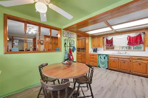 Kitchen - 519 S Oak Ave, Erick, OK 73645 photo 2 of 3