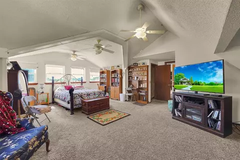Bedroom - 519 S Oak Ave, Erick, OK 73645 photo 4 of 9