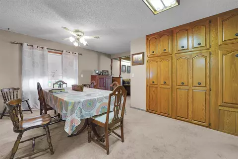 Dining - 519 S Oak Ave, Erick, OK 73645 photo 2 of 2