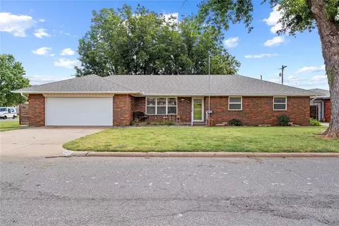 420 N Nevada St, Weatherford, OK 73096