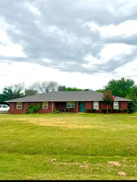 2215 Sunnyside Ln, Purcell, OK 73080