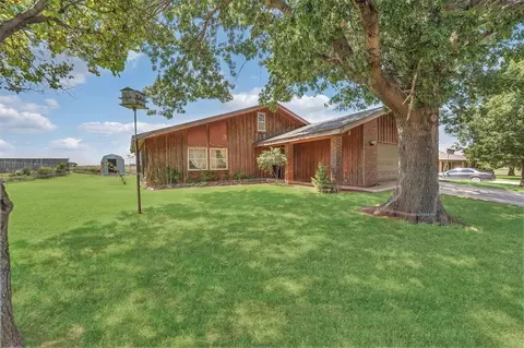 200 W Quail Dr, Cordell, OK 73632
