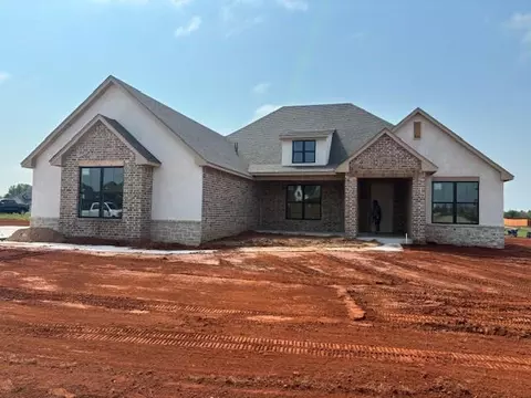 2224 W Sunset Dr, Mustang, OK 73064