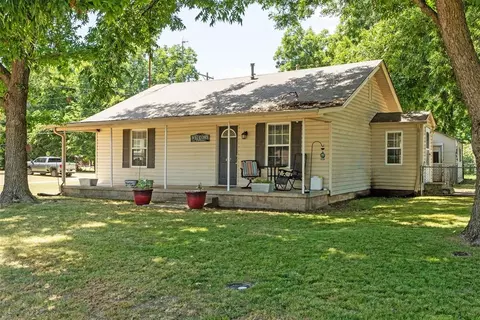 407 S Texas St, Elmore City, OK 73433