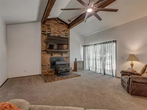 613 N Czech Hall Rd, Tuttle, OK 73089 photo 5